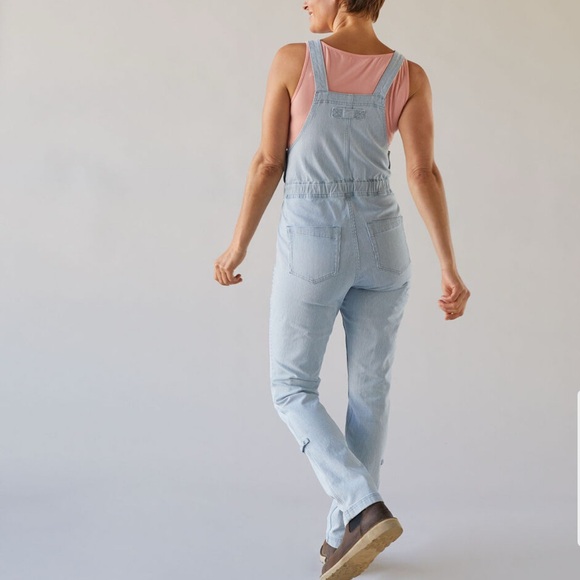 Duluth Trading Co Women's Rootstock Gardening Zip-Front Overalls - Picture 3 of 12